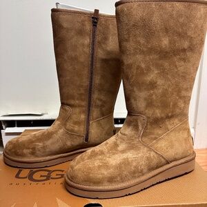 Brand New Authentic UGG Women's Tall Chestnut Suede Side Zip Boots Size 8